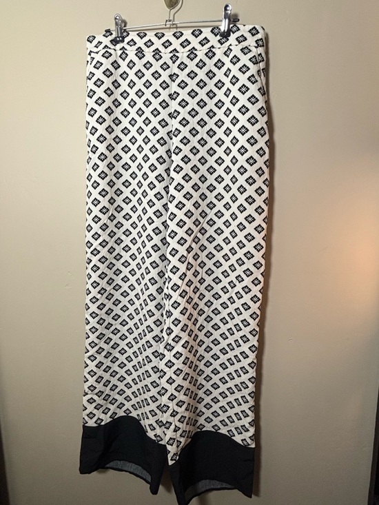 Zara Pants - Zara Black and Cream Floral Pattern Cropped Wide Leg Pants